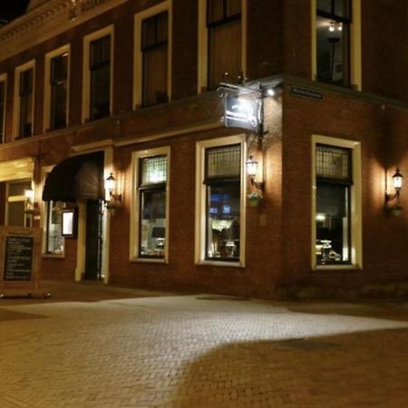 B&B Het Herenhuys Aan De Historische Gracht Van Kollum エクステリア 写真