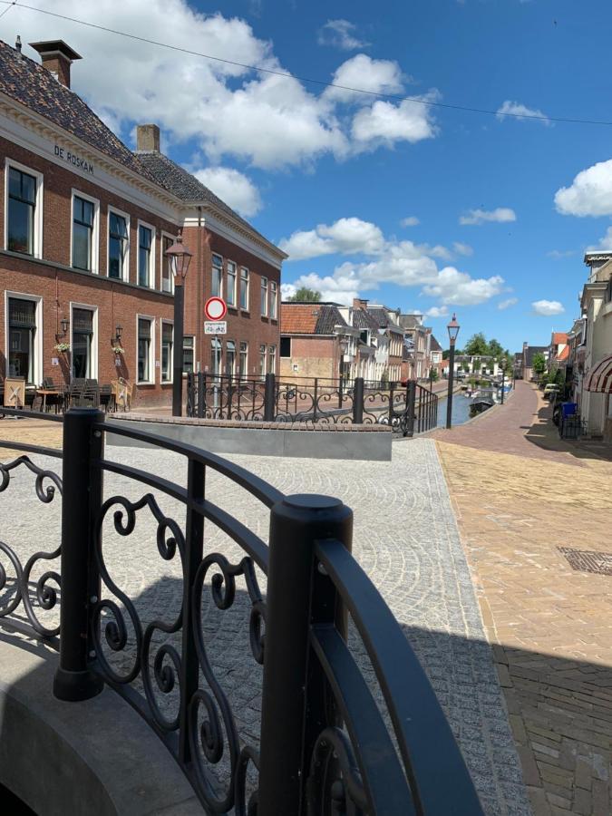 B&B Het Herenhuys Aan De Historische Gracht Van Kollum エクステリア 写真