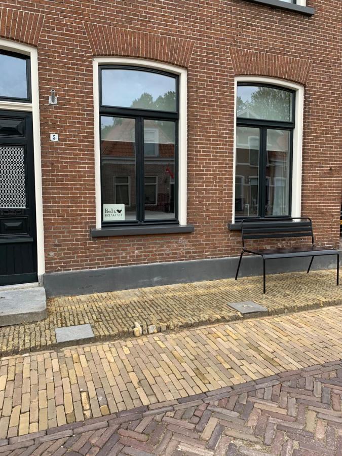 B&B Het Herenhuys Aan De Historische Gracht Van Kollum エクステリア 写真