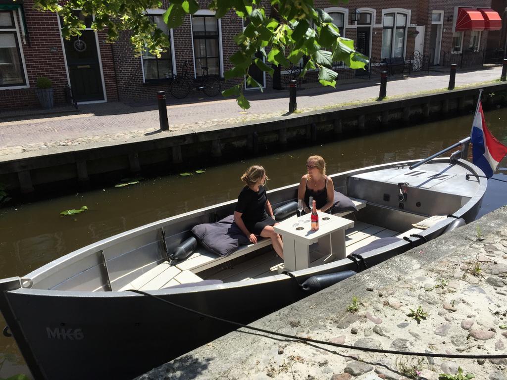 B&B Het Herenhuys Aan De Historische Gracht Van Kollum エクステリア 写真