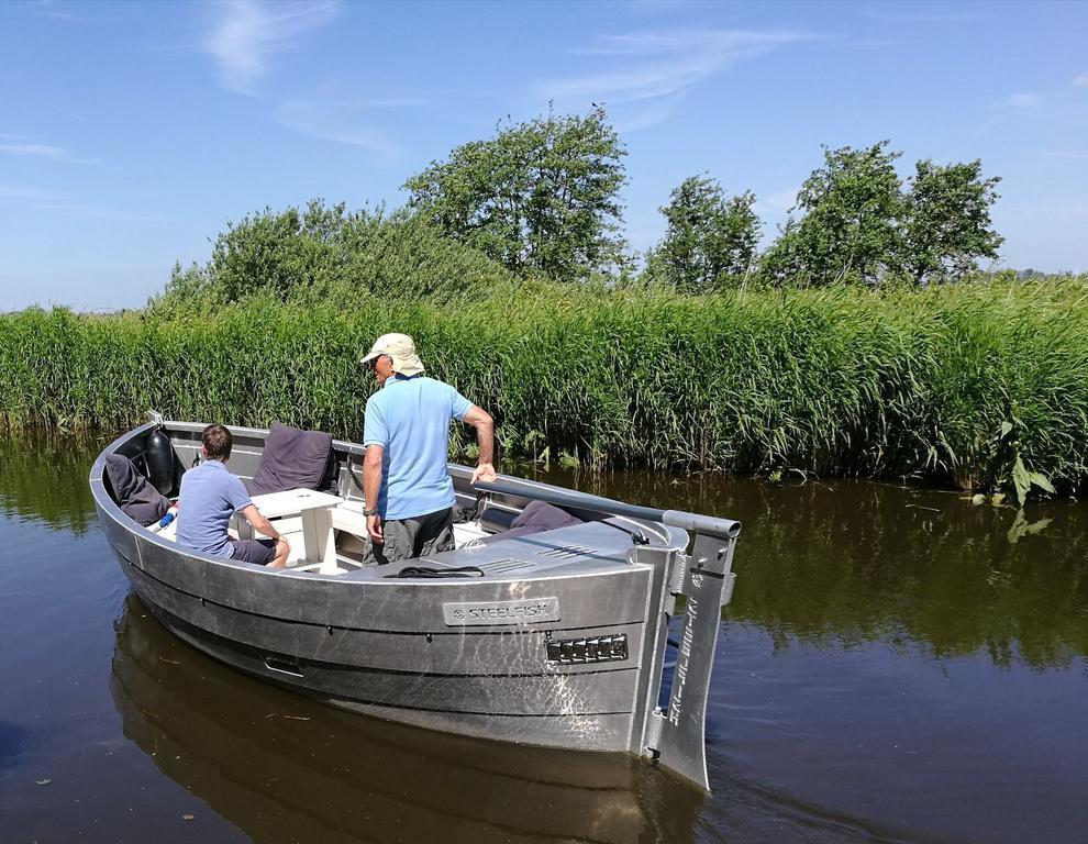 B&B Het Herenhuys Aan De Historische Gracht Van Kollum エクステリア 写真